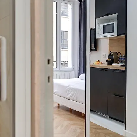 Residence Sur Les Champs Elysees Paris Exterior photo